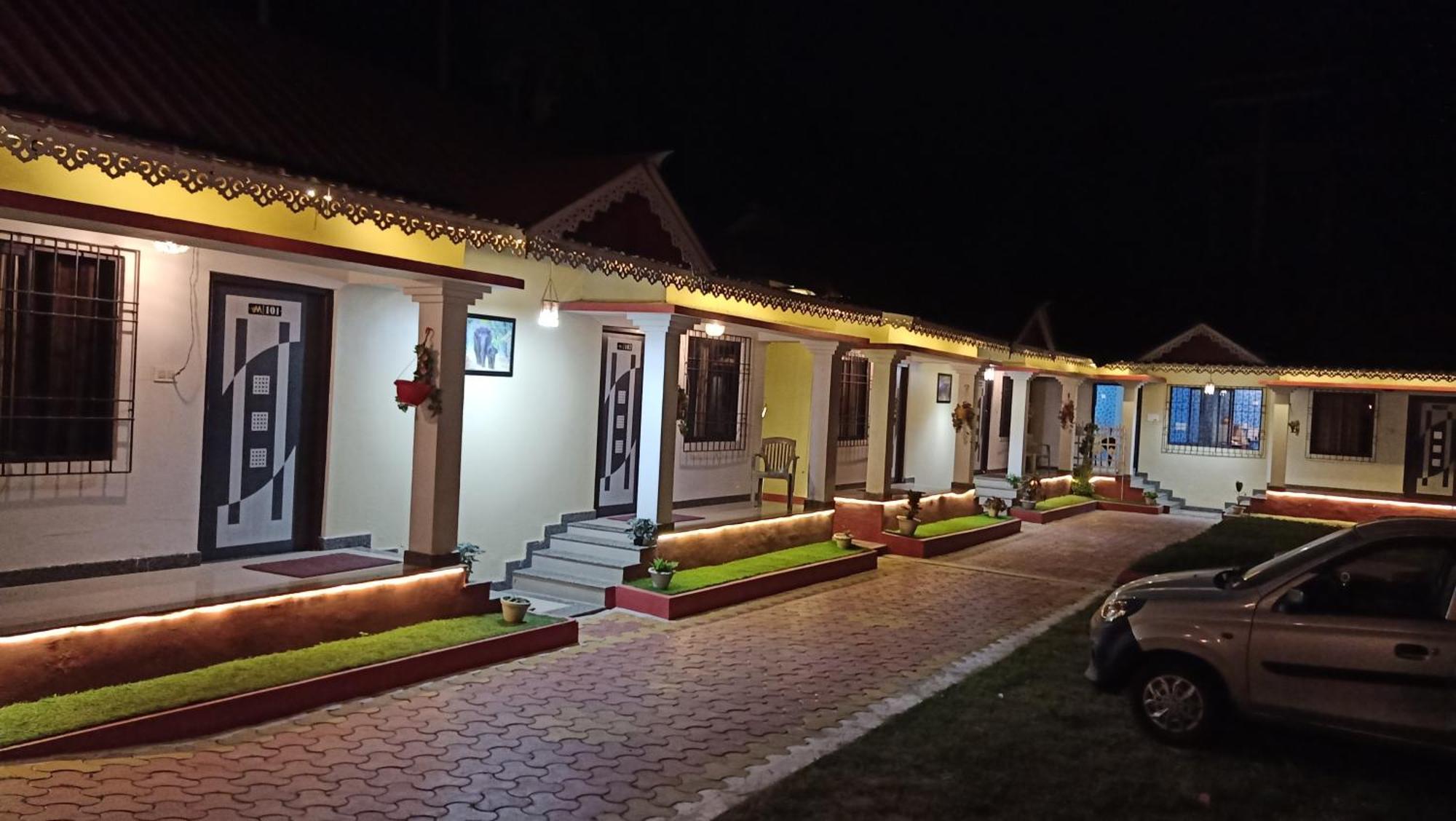 Viswamurti Resorts Chālsa Exteriér fotografie